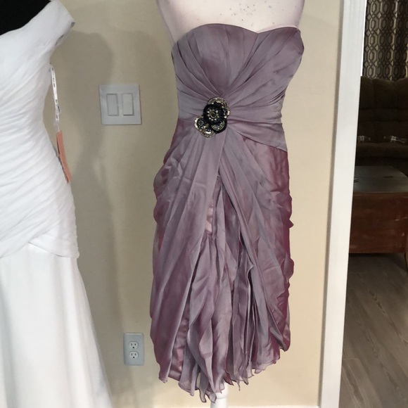 Vertical ruffles/gathers sleeveless knee l… - Picture 3 of 11